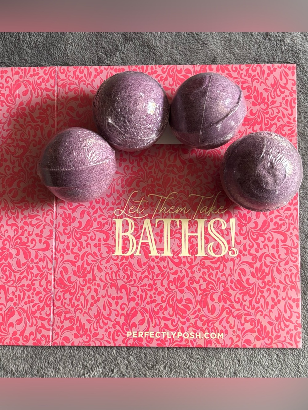 Perfectly Posh Ghouls Night In Bath Bomb Fízi